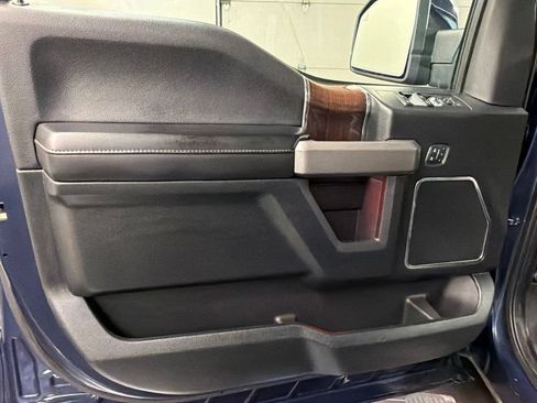 Used 2016 Ford F150 Platinum w/ Equipment Group 701A Luxury AWD/4WD image 32