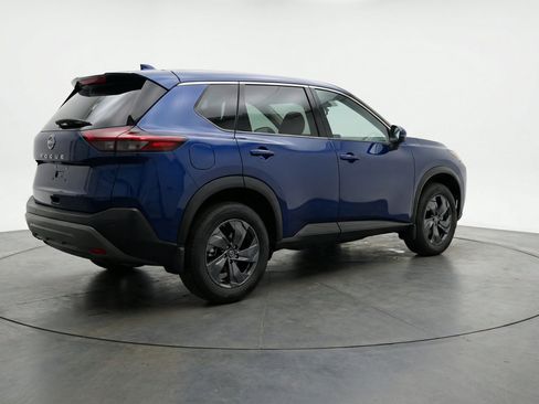 Used 2025 Nissan Rogue SV FWD image 9