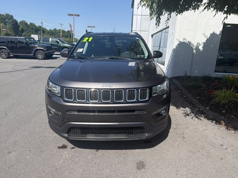 Used 2021 Jeep Compass Latitude AWD/4WD image 9