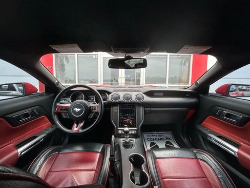 Used 2017 Ford Mustang Coupe image 9