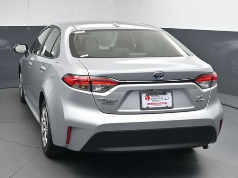 Used 2025 Toyota Corolla LE image 7
