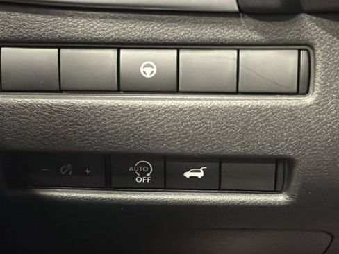 Used 2024 Nissan Rogue SV w/ SV Premium Package AWD/4WD image 31