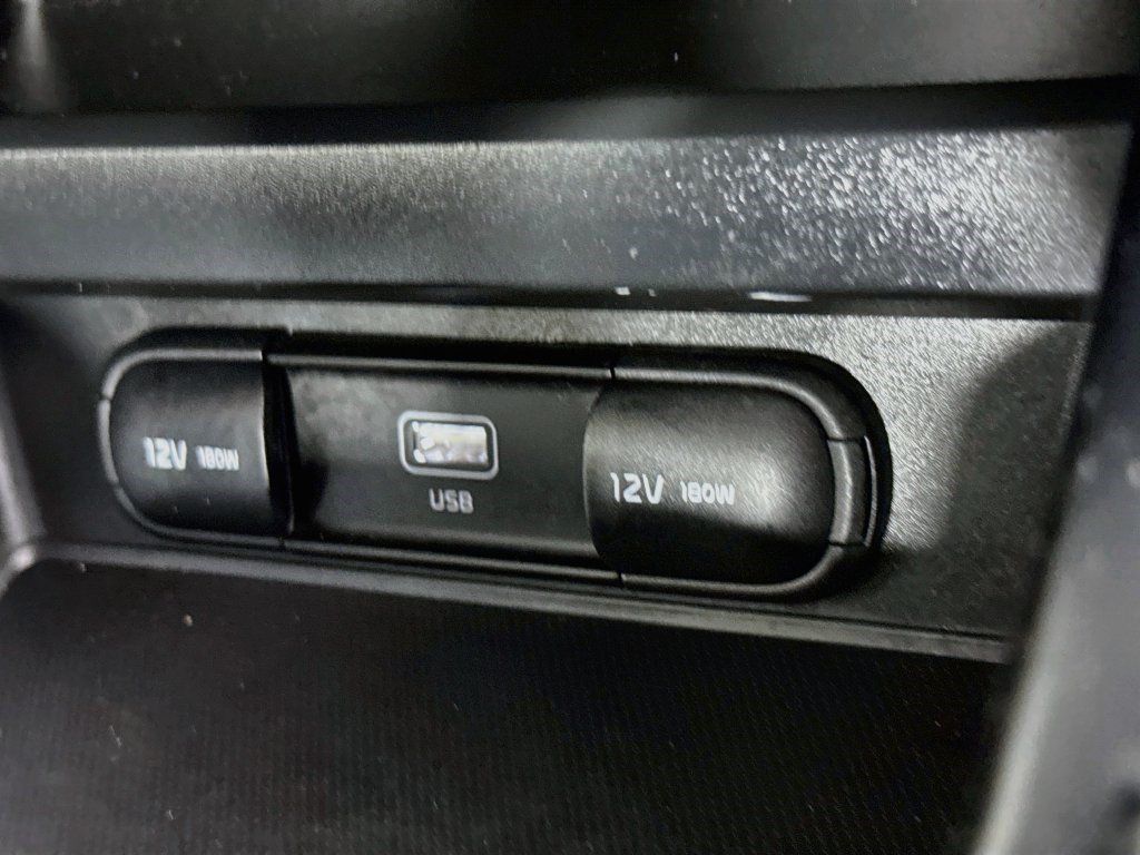 Used 2025 Kia Soul LX FWD image 39