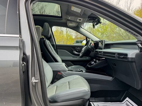 Used 2022 Lincoln Corsair AWD w/ Premium Package image 14