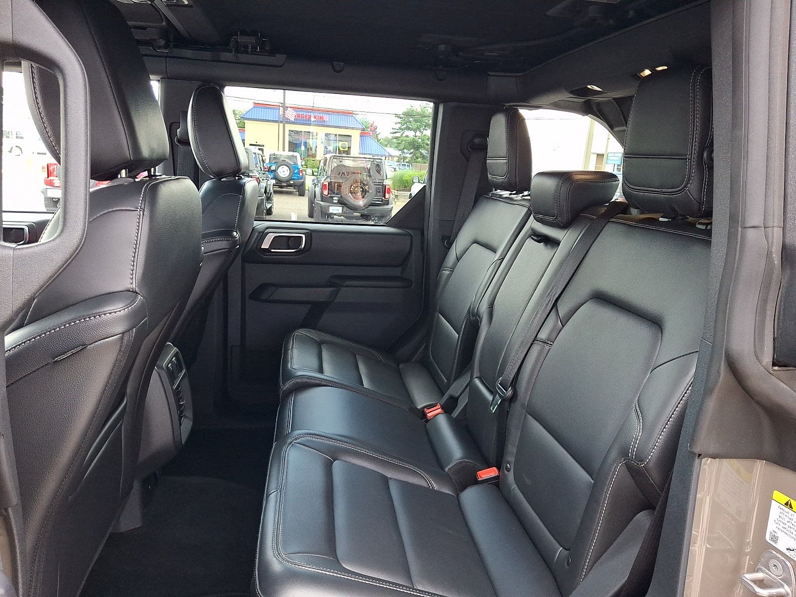 Used 2025 Ford Bronco Outer Banks AWD/4WD image 11