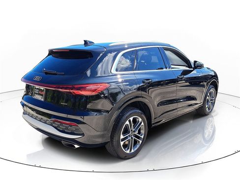 New 2025 Audi Q5 Premium w/ Convenience Package image 4