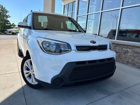 Used 2015 Kia Soul + FWD image 1