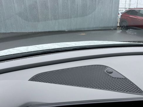 Used 2025 Hyundai Elantra SEL image 18