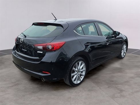 Used 2017 MAZDA MAZDA3 Touring image 4