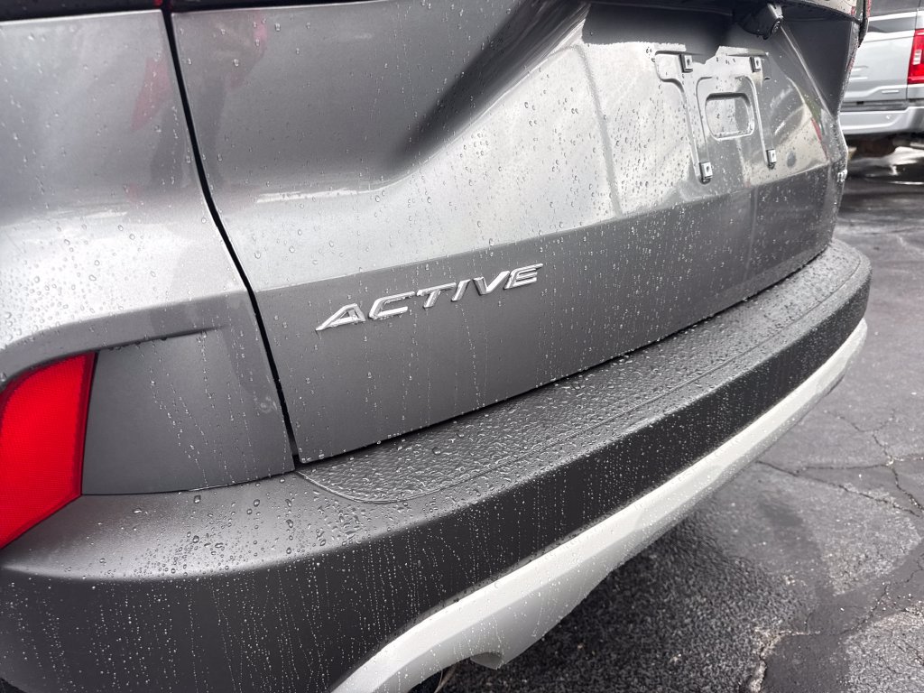 Used 2025 Ford Escape Active AWD/4WD image 11