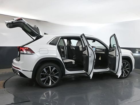 New 2026 Volkswagen Atlas Cross Sport SEL Premium R-Line AWD/4WD image 39