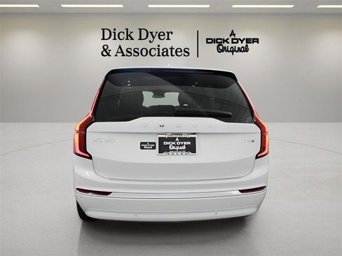 New 2026 Volvo XC90 T8 Plus image 3