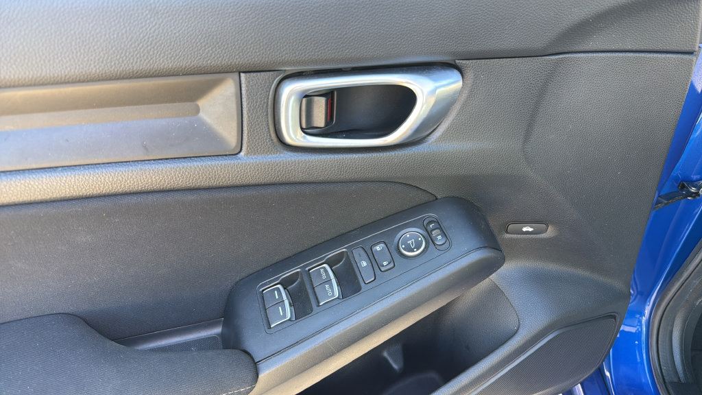 Used 2023 Honda Civic Sport image 11