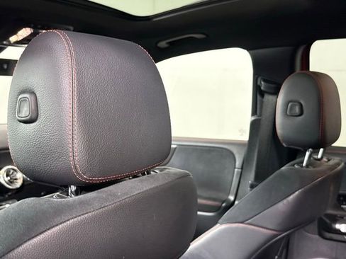 Used 2022 Mercedes-Benz GLB 250 image 23