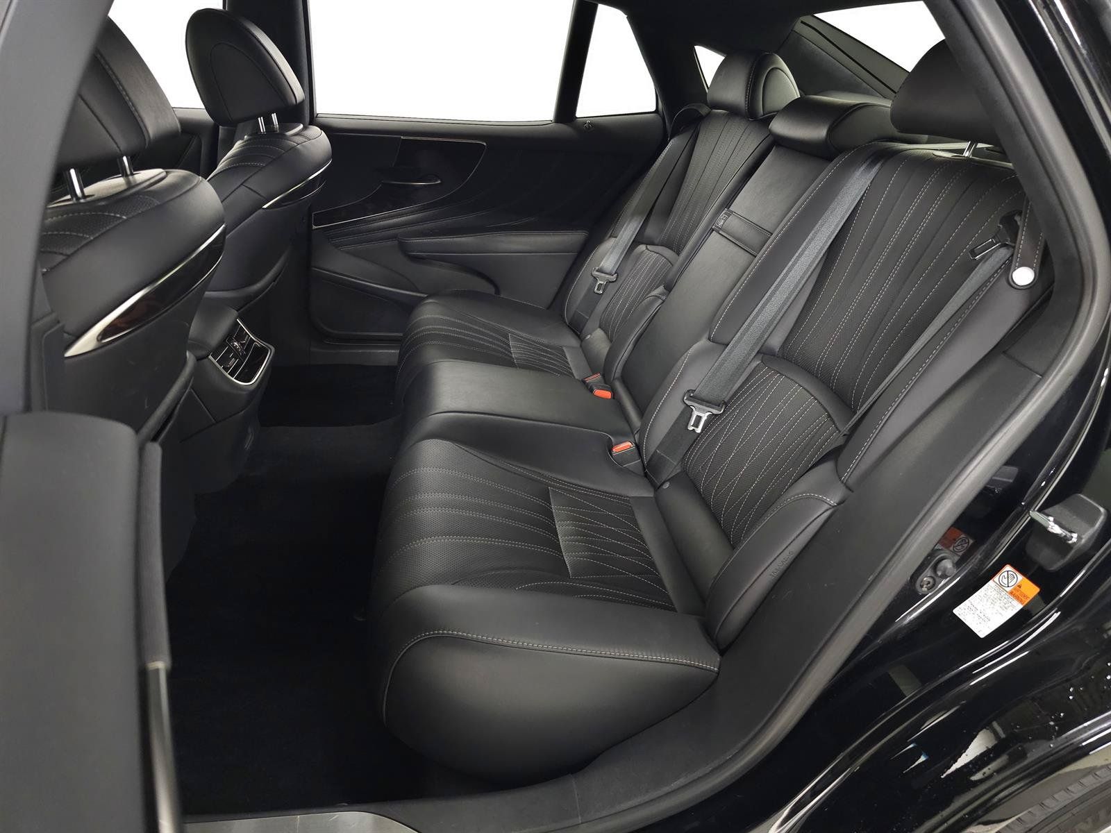 Used 2022 Lexus LS 500 AWD w/ Interior Upgrade Package image 38