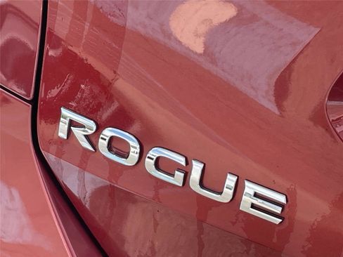 Used 2016 Nissan Rogue SV w/ SV Premium Package AWD/4WD image 10