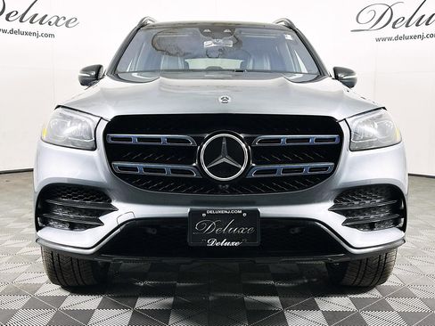 Used 2023 Mercedes-Benz GLS 580 4MATIC image 2