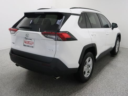 Used 2021 Toyota RAV4 XLE FWD image 7