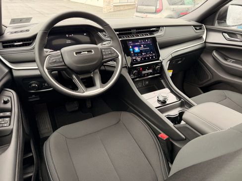 New 2026 Jeep Grand Cherokee Laredo X AWD/4WD image 7