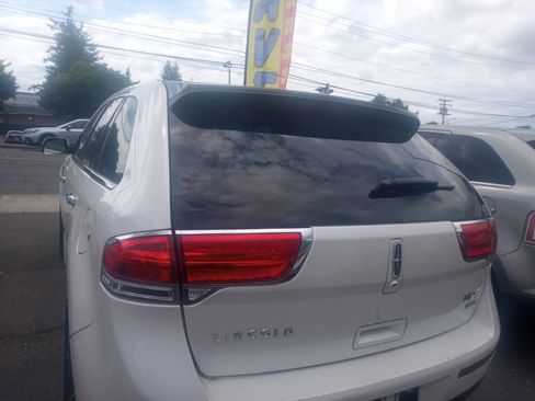 Used 2014 Lincoln MKX AWD image 11