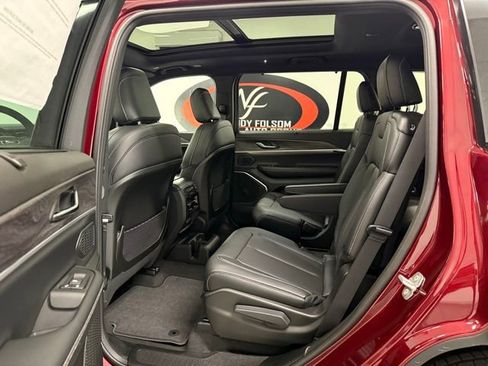 New 2025 Jeep Grand Cherokee L Limited w/ Luxury Tech Group II image 16