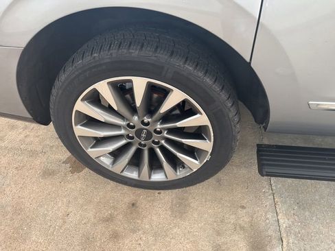 Used 2020 Lincoln Navigator L Reserve w/ Luxury Package AWD/4WD image 19