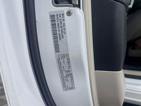 Used 2022 Chrysler Pacifica Touring-L FWD image 31
