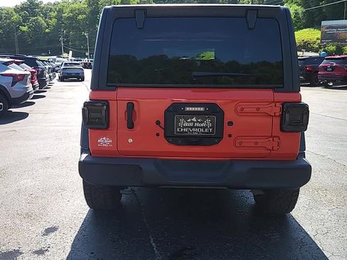 Used 2019 Jeep Wrangler Sport AWD/4WD image 5