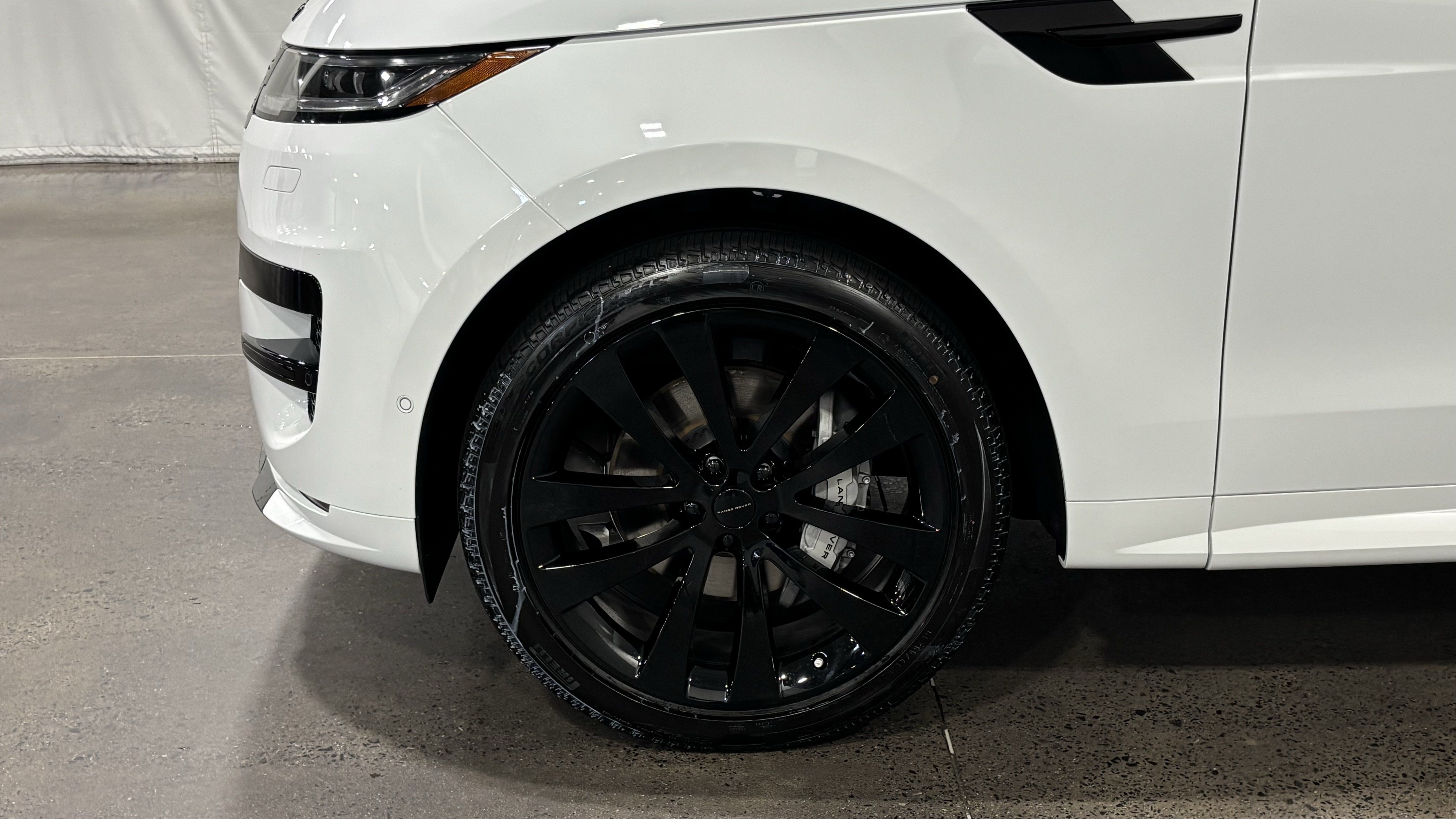 New 2026 Land Rover Range Rover Sport Dynamic SE AWD/4WD image 10
