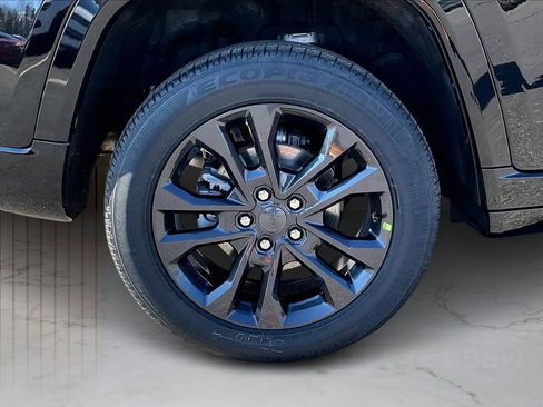 New 2026 Jeep Grand Cherokee Limited AWD/4WD image 36