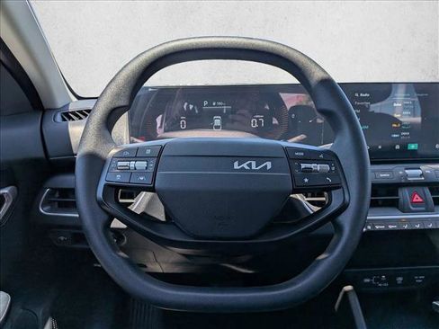 Used 2025 Kia K4 FWD image 13