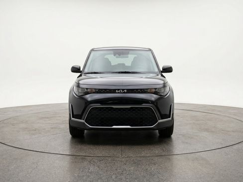 Used 2025 Kia Soul LX w/ LX Technology Package image 2