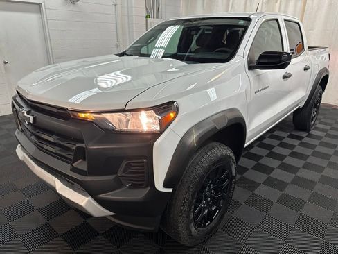 Used 2024 Chevrolet Colorado Trail Boss w/ Advanced Trailering Package AWD/4WD image 4