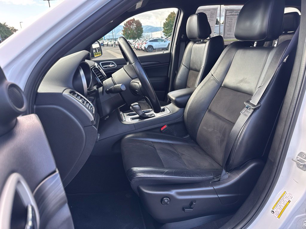 Used 2020 Jeep Grand Cherokee Altitude AWD/4WD image 10