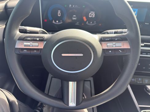 Used 2025 Hyundai Santa Cruz SEL FWD image 18