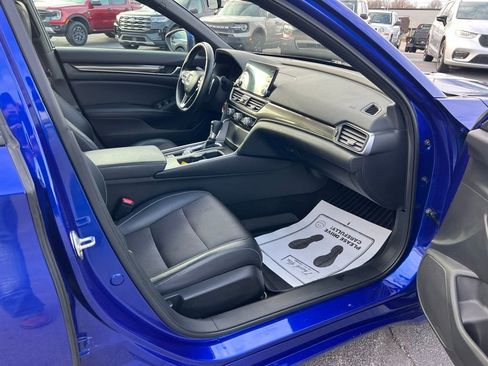 Used 2018 Honda Accord Sport image 16