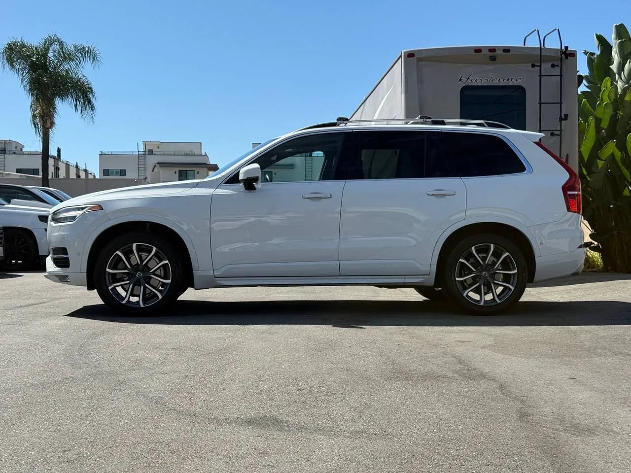 Used 2017 Volvo XC90 T6 Momentum w/ Vision Package AWD/4WD image 12