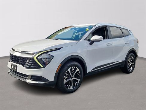 Used 2023 Kia Sportage EX image 3