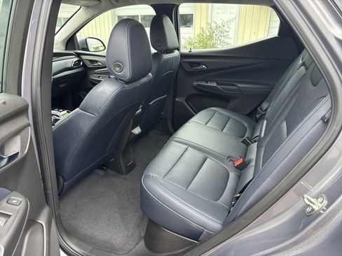 Used 2023 Chevrolet Bolt EUV Premier FWD image 17
