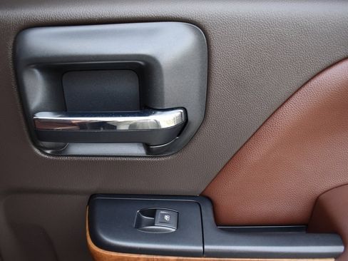 Used 2018 Chevrolet Silverado 1500 High Country image 13