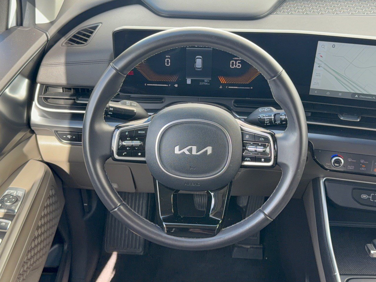 Used 2026 Kia Carnival FWD image 10
