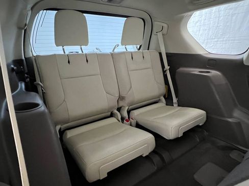 Used 2019 Lexus GX 460 Premium w/ Premium Package AWD/4WD image 16