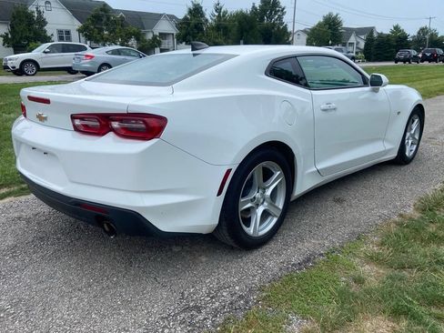 Used 2022 Chevrolet Camaro LT RWD image 5