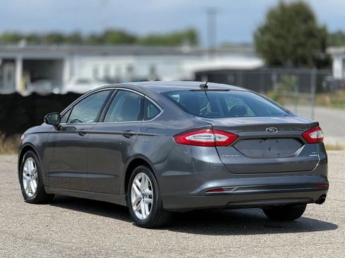Used 2013 Ford Fusion SE FWD image 10