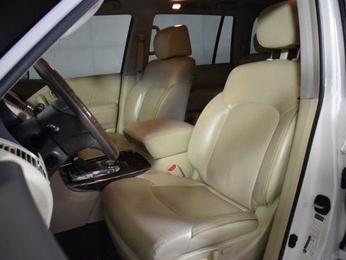 Used 2017 INFINITI QX80 2WD w/ Driver Assistance Package image 9