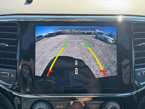 Used 2020 Jeep Grand Cherokee Altitude image 23