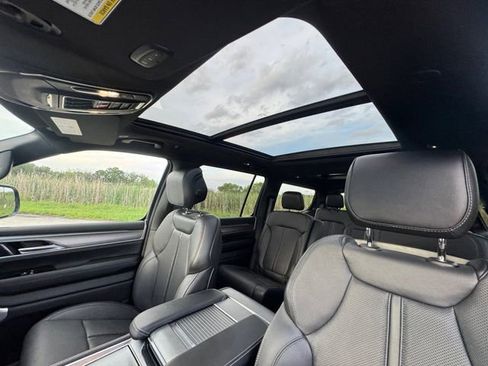 Used 2025 Jeep Wagoneer Series II image 28