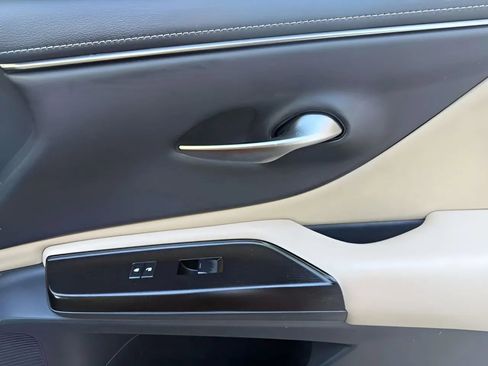 Used 2019 Lexus ES 350 w/ Premium Package image 20