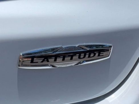 Used 2024 Jeep Compass Latitude AWD/4WD image 11