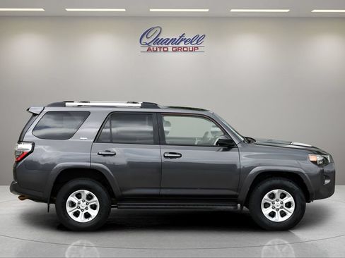 Used 2021 Toyota 4Runner SR5 AWD/4WD image 3